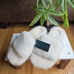 White Sheepskin Slippers- EMU Australia